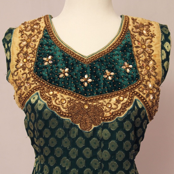 *Sold* VINTAGE | Beaded Green and Gold Dress - Picture 2 of 3